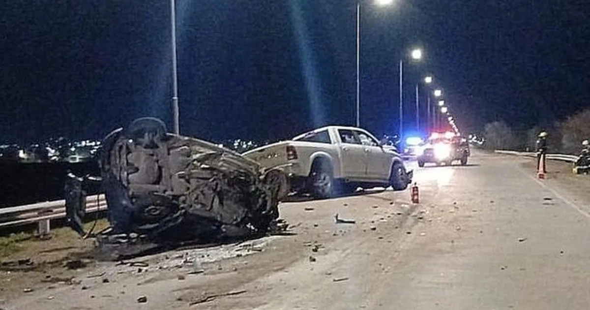 Murieron tres personas en un choque frontal entre una camioneta y un auto en Alta Gracia