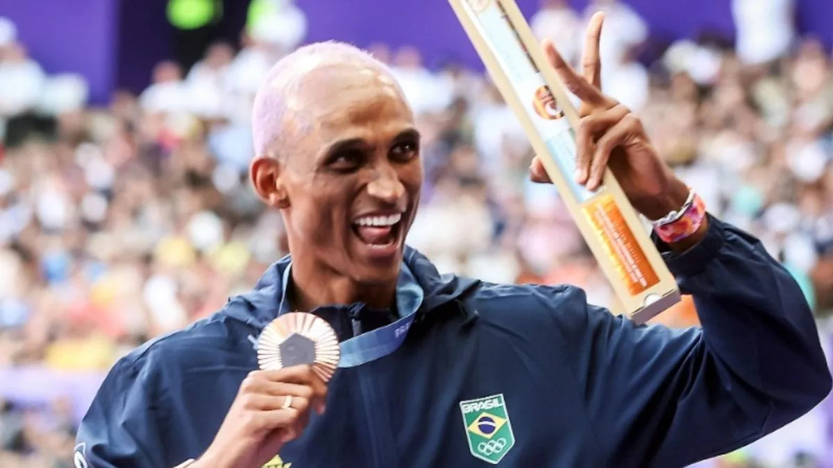 Quem é Alison dos Santos? Recordista mundial superou tragédia aos 10 meses e entrou para a história do atletismo