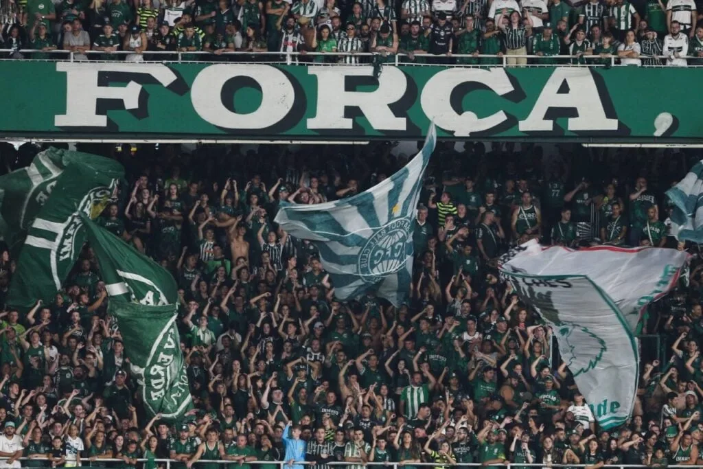 Torcidas organizadas protestam contra data e horário do Atletiba