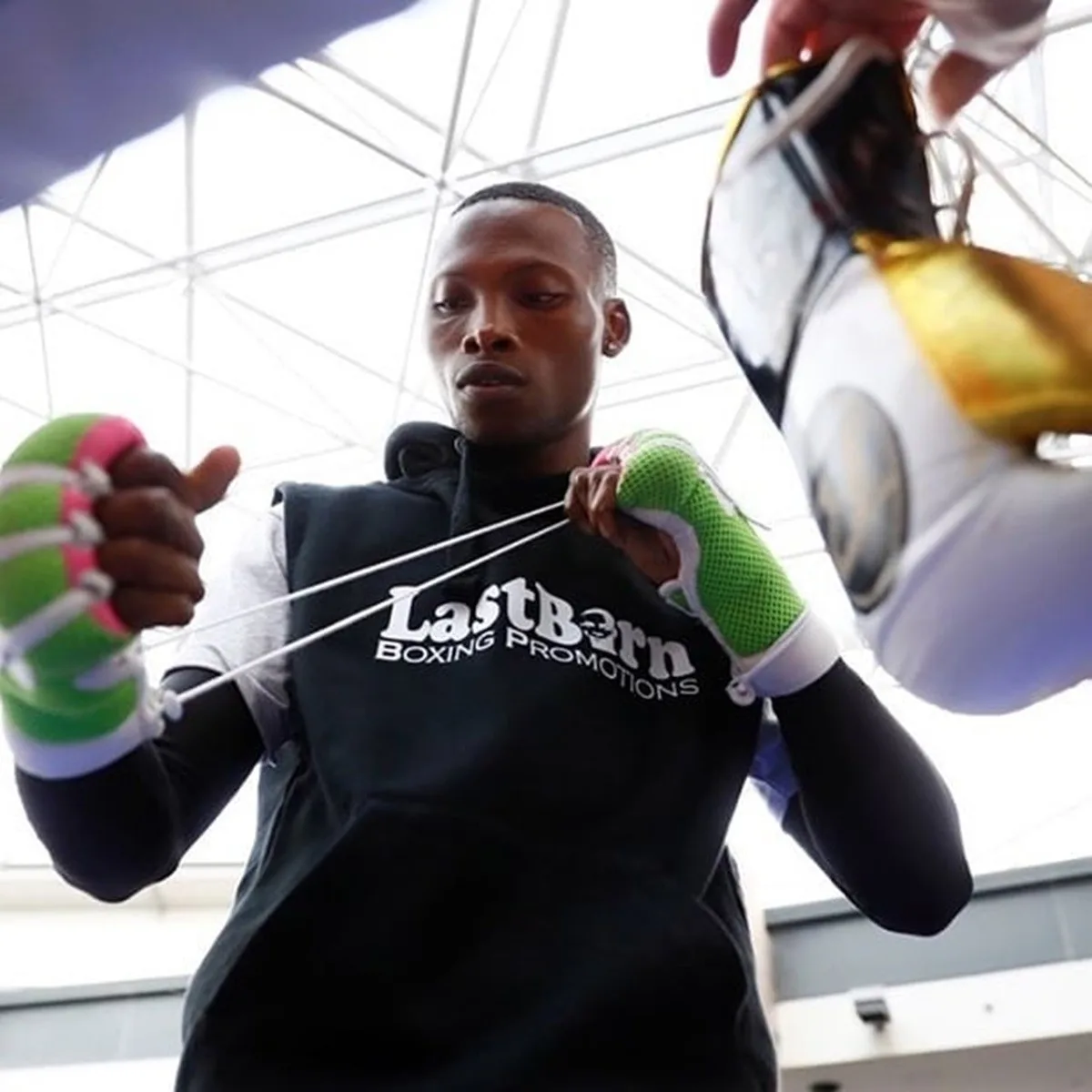 Ex-campeão mundial de boxe é morto a tiros na África do Sul