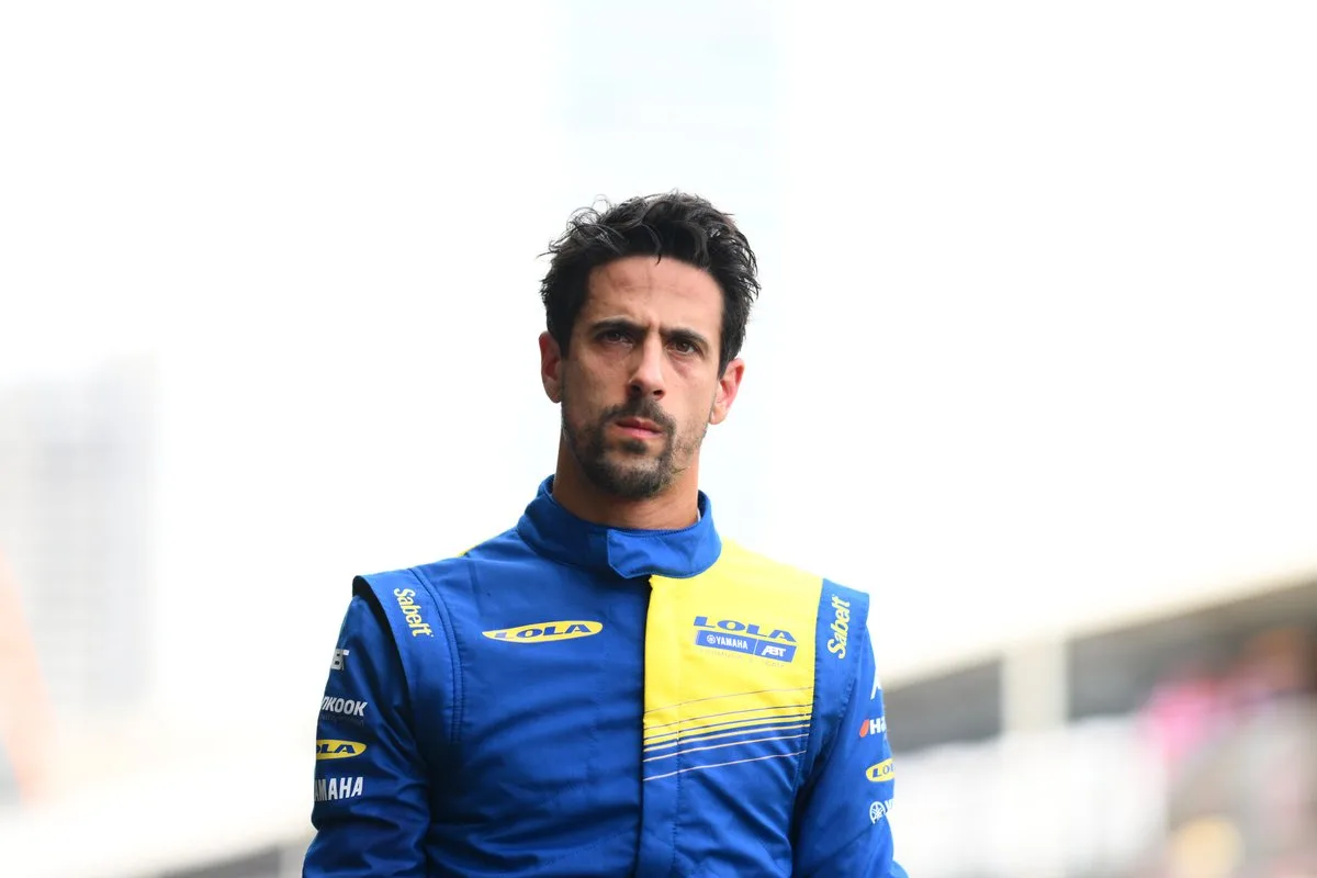 Lucas di Grassi se aposenta após 32 anos de carreira no automobilismo