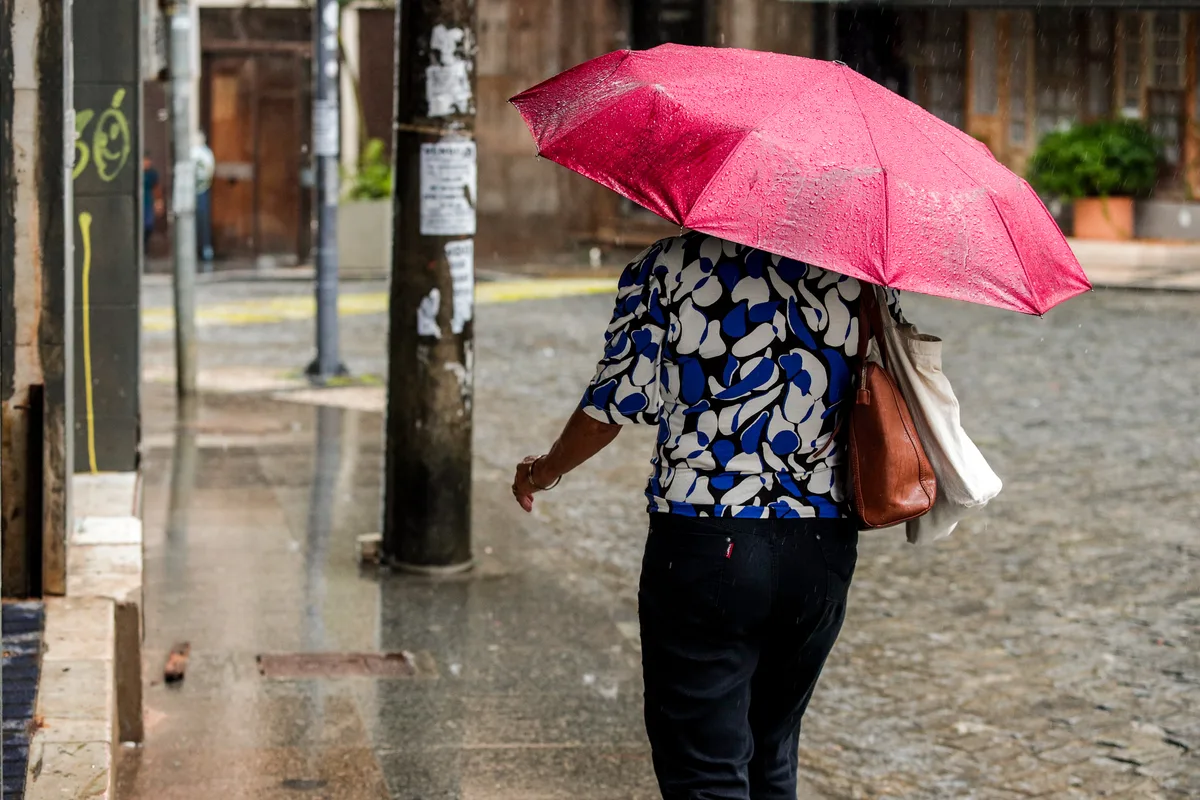 Onda de frio avança pelo Brasil e provoca ventos de até 100 km/h