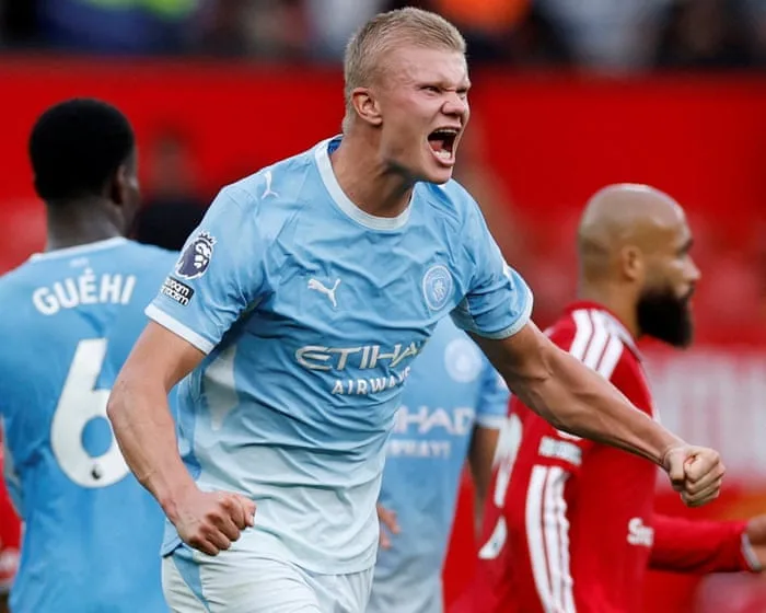 Football Daily | Another dog’s breakfast over VAR for the new and rebranded Pro Ref