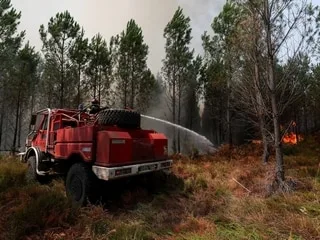 Incendies en France et en Europe : Landes, Belgique, Grèce... Le point sur les feux toujours en cours
