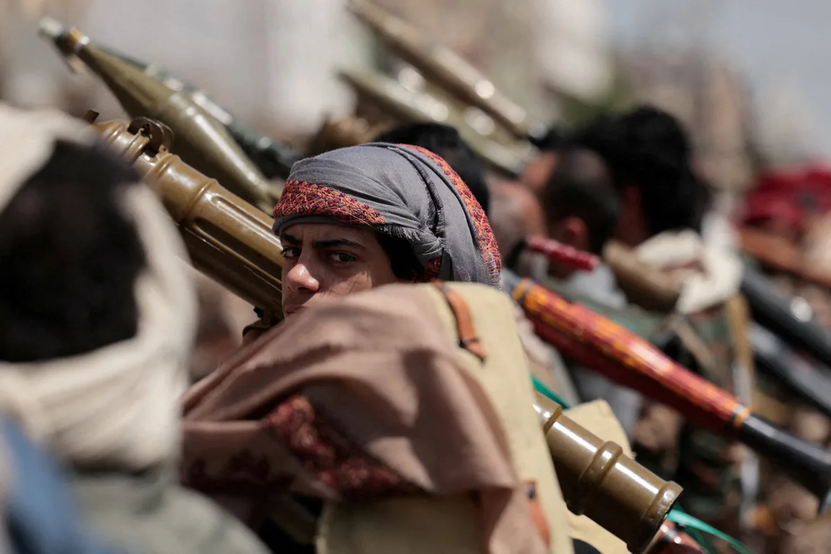 ¿Quiénes son los rebeldes hutíes de Yemen que buscan controlar el estrecho de Bab el-Mandeb?