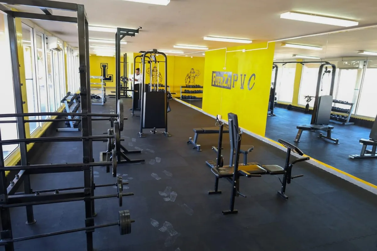 Torreón: inauguran gimnasio de pesas en la PVC de la UAdeC; inversión supera los 261 mil pesos