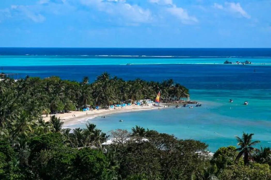 Los dos destinos colombianos que Lonely Planet recomendó visitar en 2026 por sus playas y paisajes naturales