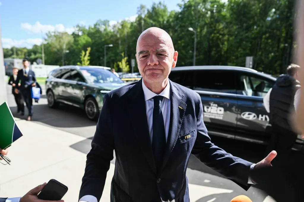 Infantino se diz disposto a considerar reformas em governança da FIFA
