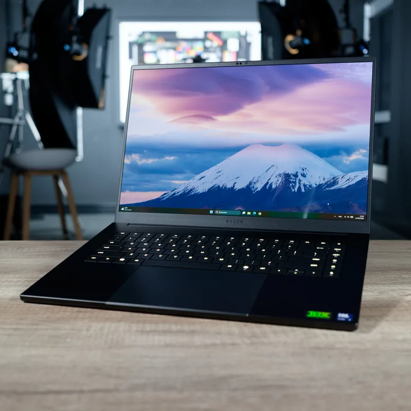 Test Razer Blade 16 (2026) : le PC portable gaming revient pour brûler la gomme avec la RTX 5090 et le Core Ultra 9 d'Intel