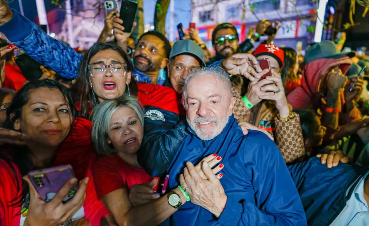 Cartolas saem em defesa das bets após Lula defender fim das casas de apostas