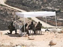 Schlugen Soldaten die Bewohner?: Extremistische Siedler greifen Haus im Westjordanland an