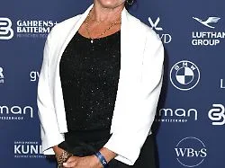 "Wir müssen da durch": Gabrielle Carteris in Berlin ausgezeichnet