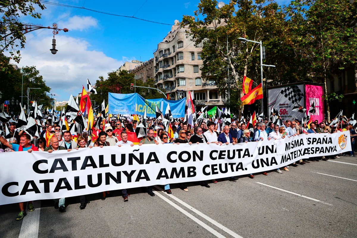 Entidades constitucionalistas salen a la calle en Barcelona por la defensa de Ceuta y la unidad de España