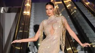 Clara Vegas deslumbra en el desfile de Giannina Azar en Miami