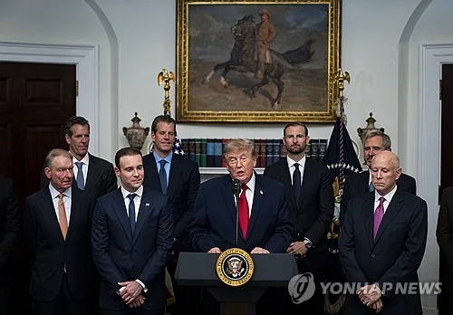 트럼프 "인플레 우려해 금리 올릴 필요없어…오히려 내려야"