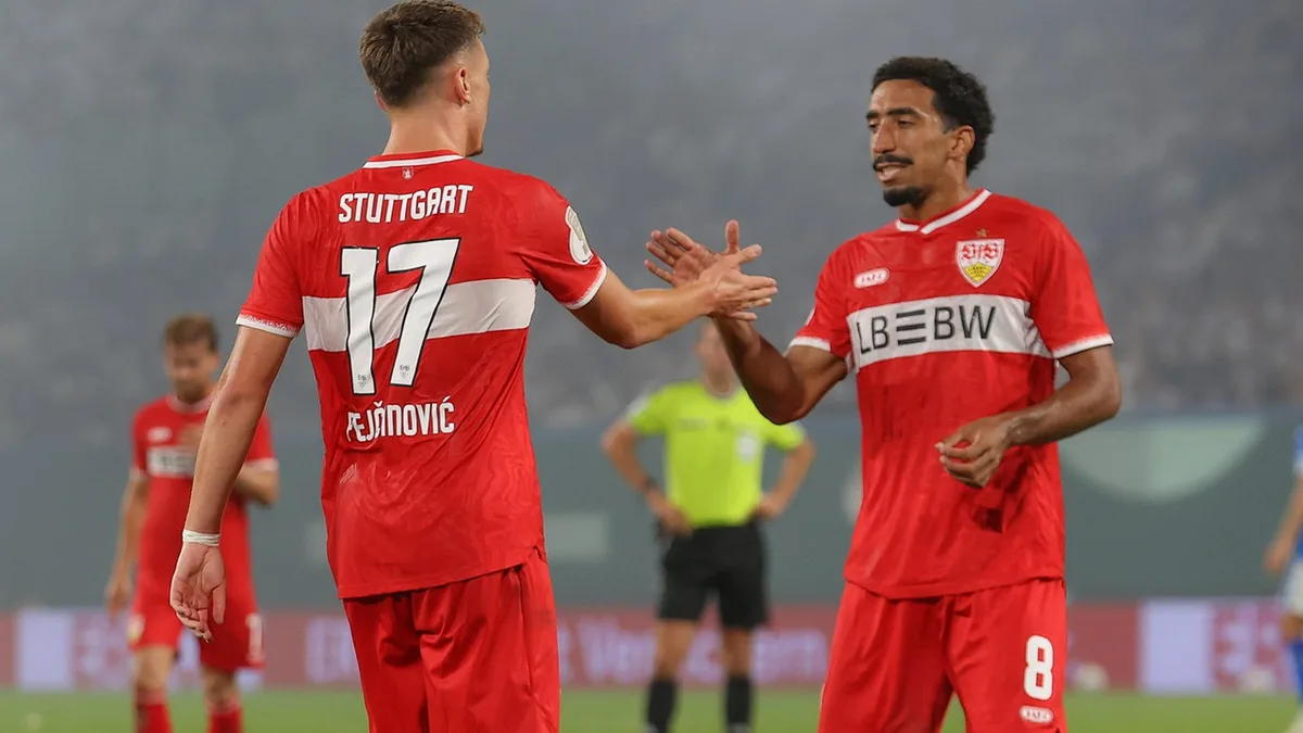 Tiago Tomás em grande na passagem do Estugarda na Taça da Alemanha