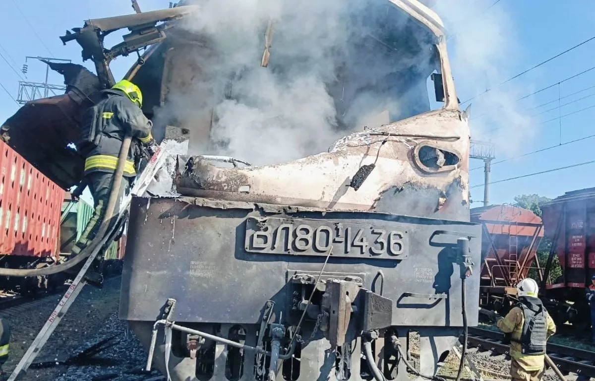 Guerre en Ukraine : Moscou frappe deux trains et Kiev paralyse une raffinerie russe pour des mois