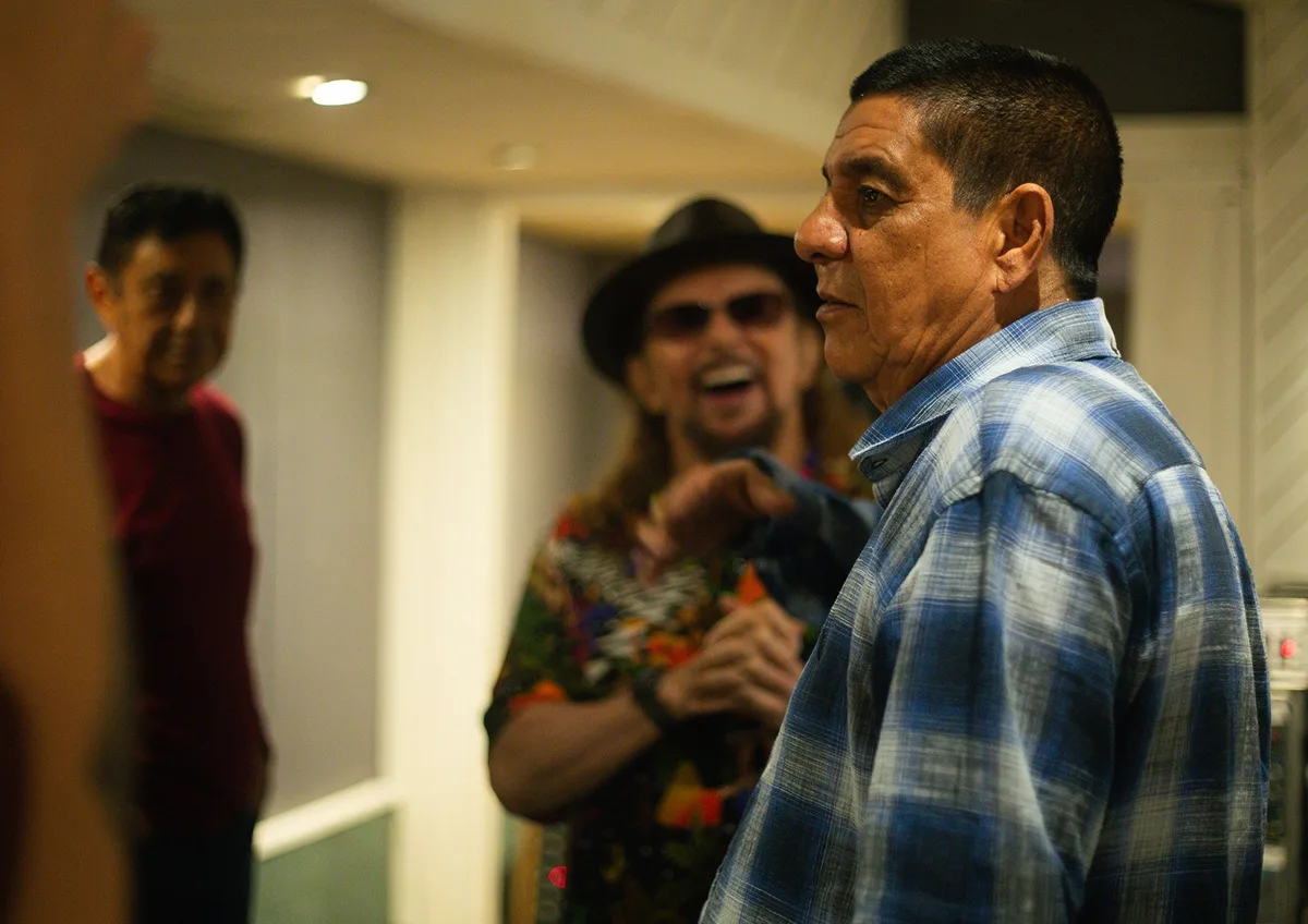 Zeca Pagodinho e Geraldo Azevedo se encontram em estúdio para celebrar o poeta José Carlos Capinan em álbum