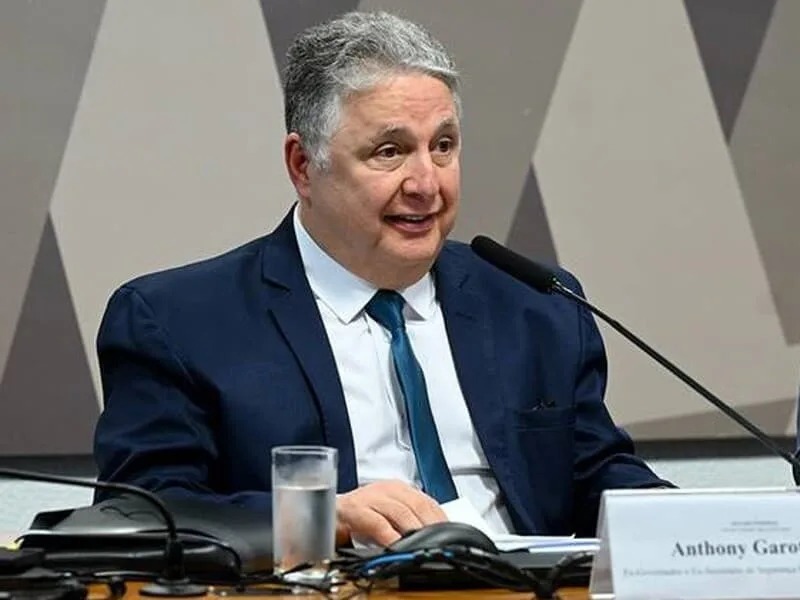 TRE-RJ veta fundo eleitoral, horário gratuito e debates a Garotinho