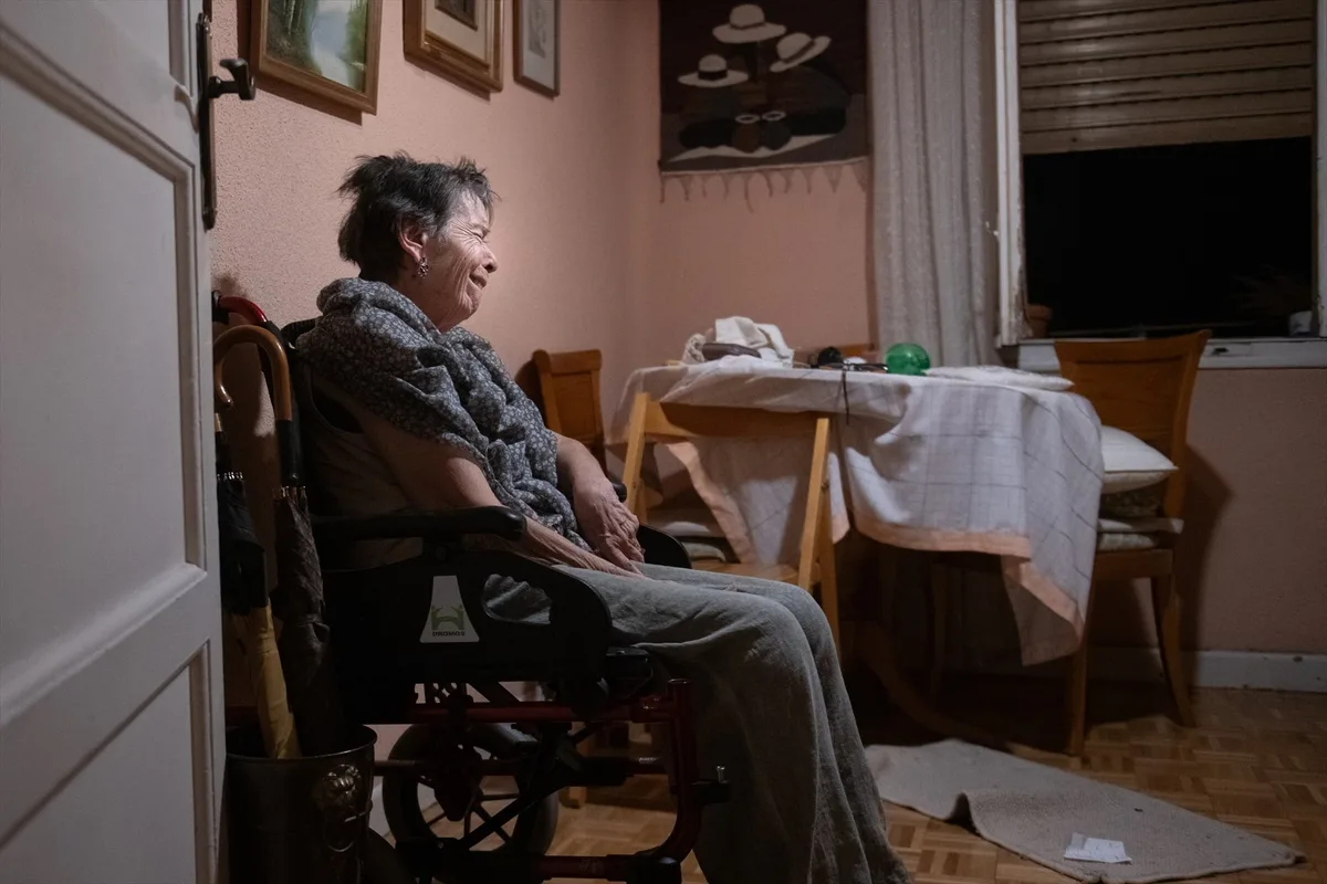 El fondo buitre Urbagestión desahucia en Madrid a Maricarmen, la vecina de 87 años que se ha convertido en símbolo de la crisis de vivienda