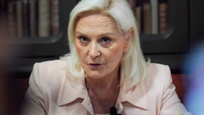 "Votez Le Pen-De Gaulle": dans la Sarthe, Marie-Caroline Le Pen choisit une arrière-petite-nièce du général pour figurer sur sa liste aux sénatoriales