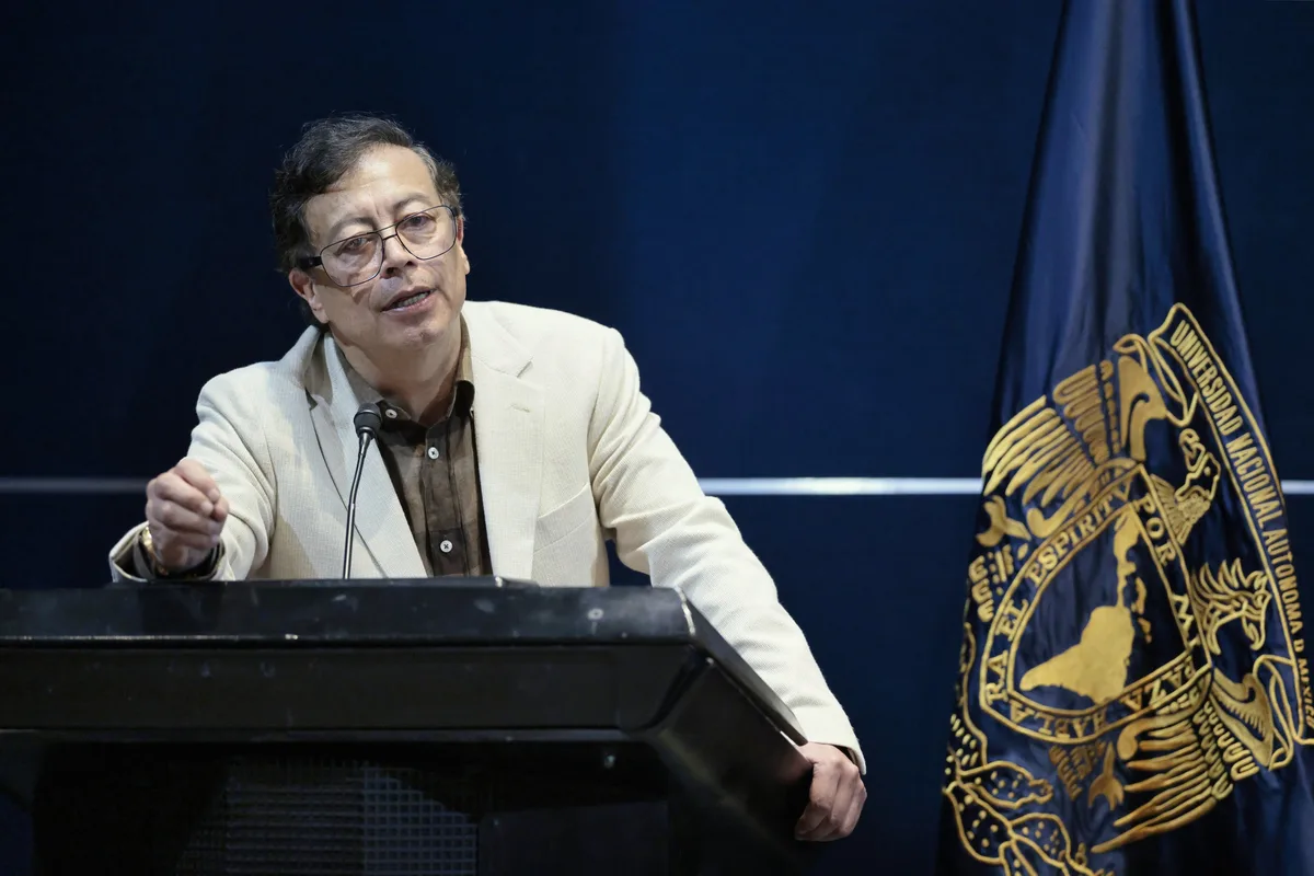 Petro respondió a carta de residentes de exclusivo conjunto en Bogotá que no lo quieren como vecino: “Tengo derecho a vivir donde quiera”