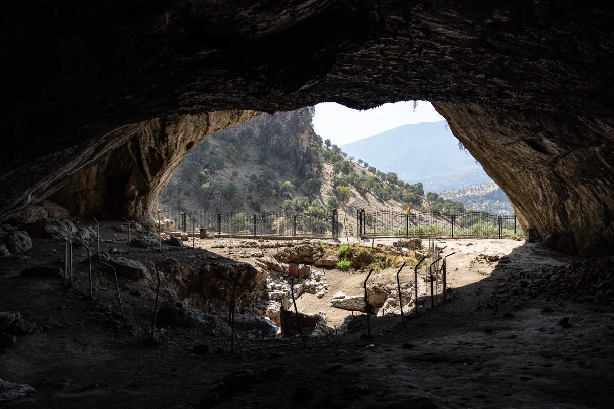 O que nova descoberta arqueológica revela sobre as relações entre os neandertais
