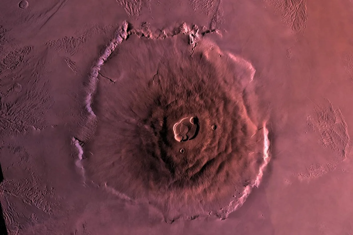 El volcán más grande del sistema solar: 2,5 veces más alto que el Everest, 600 km de diámetro y 3000 millones de años activo