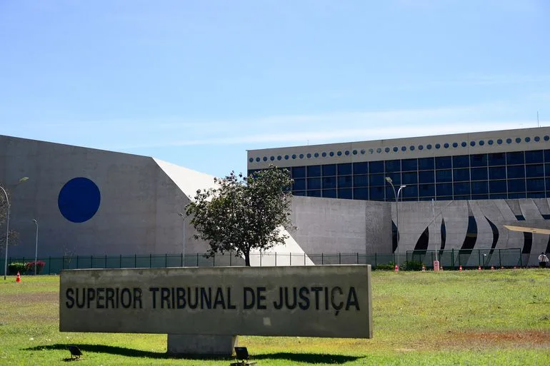 Os tribunais superiores ainda querem nos ouvir?