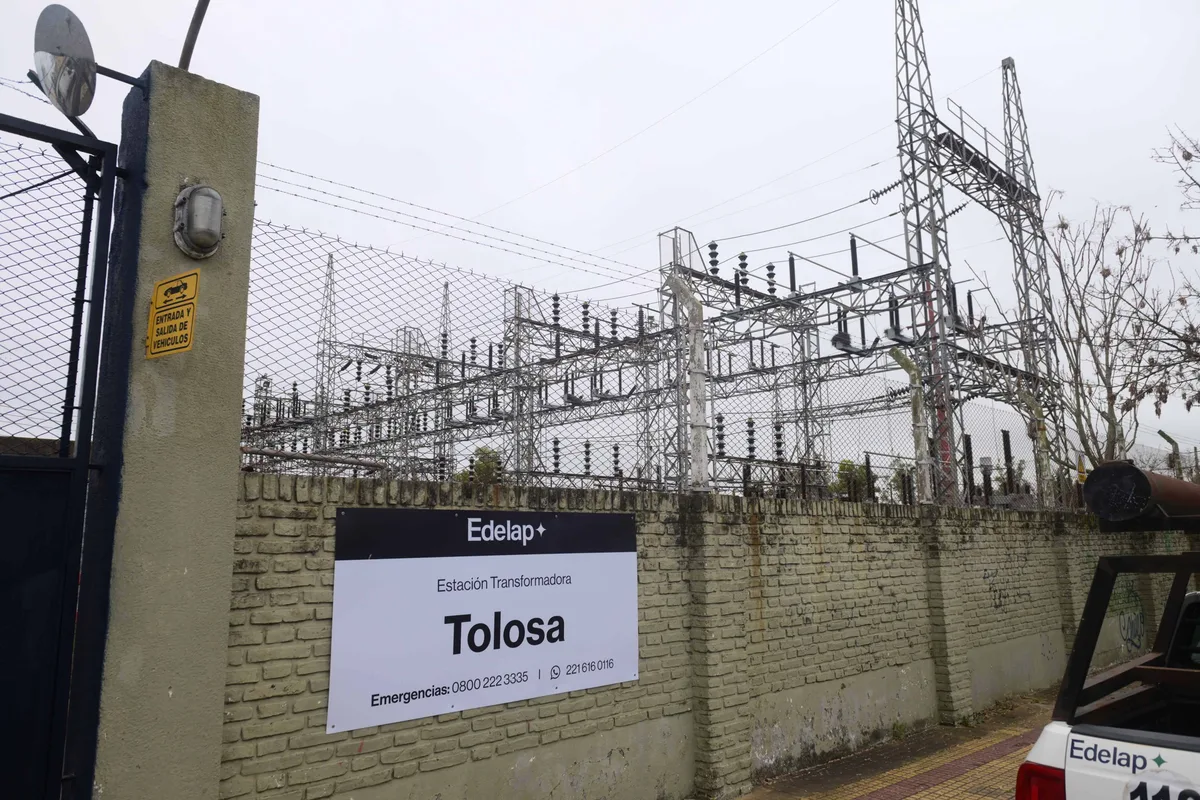 El gobierno bonaerense avanza con la investigación para determinar qué causó el apagón masivo en La Plata