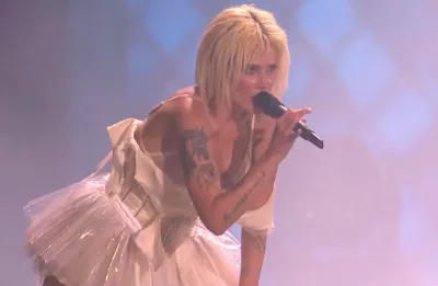 Halsey volta ao Brasil e mostra lado rockstar no Rock in Rio 2026