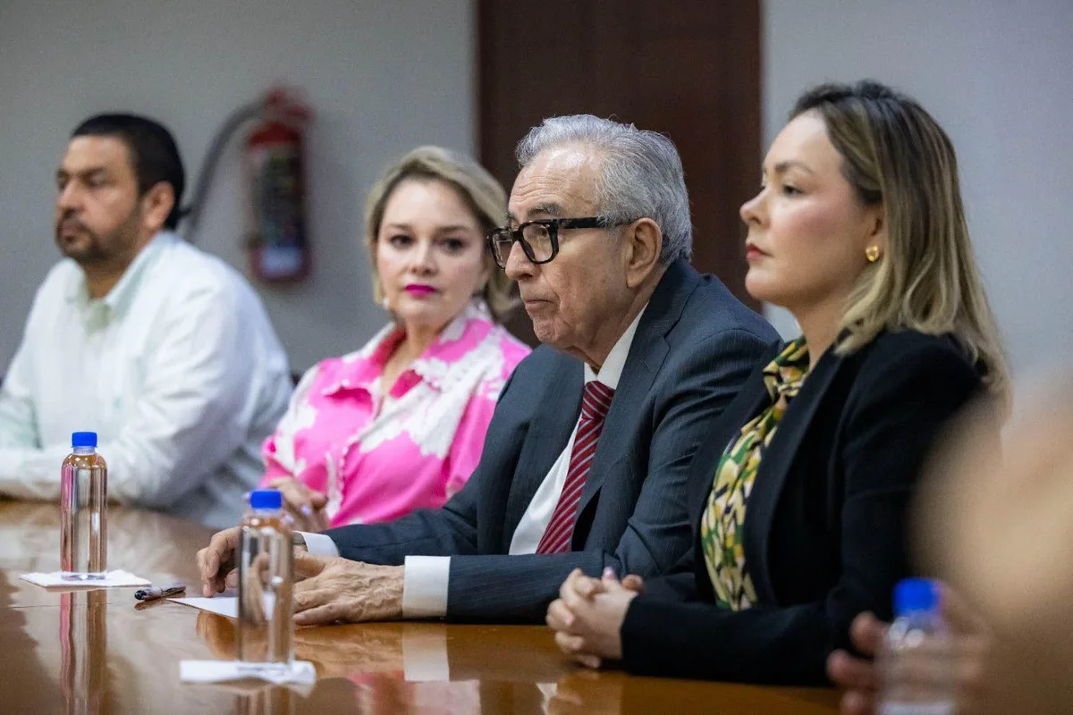 Abren debate en redes por affaire de Rocha Moya y las batallas de farmear aura