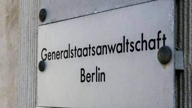 Terror-Vorwürfe: Mutmaßliche IS-Anhängerin nach Rückkehr angeklagt