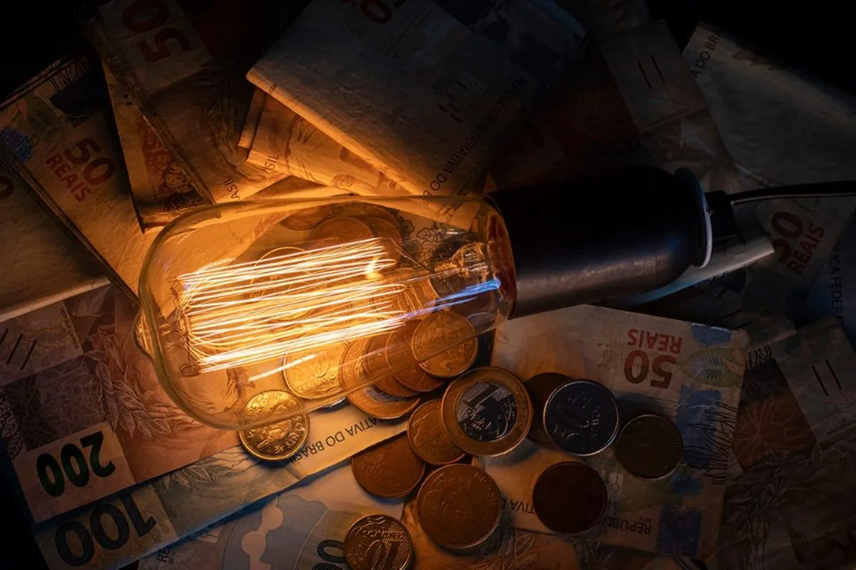 Mudança no fornecimento de energia elétrica pode baixar valor da conta