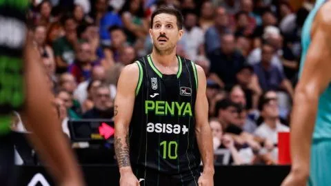 Laprovittola y Ricky Rubio llevan a la Penya en volandas para conquistar la Supercopa 40 años después