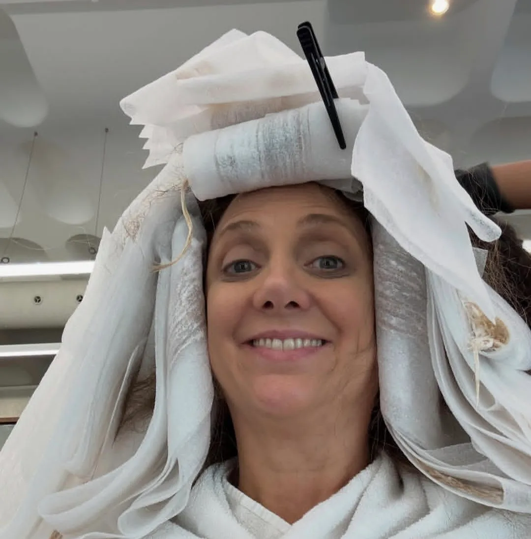 Leticia Isnard inicia transformação para papel em 'Avenida Brasil 2'
