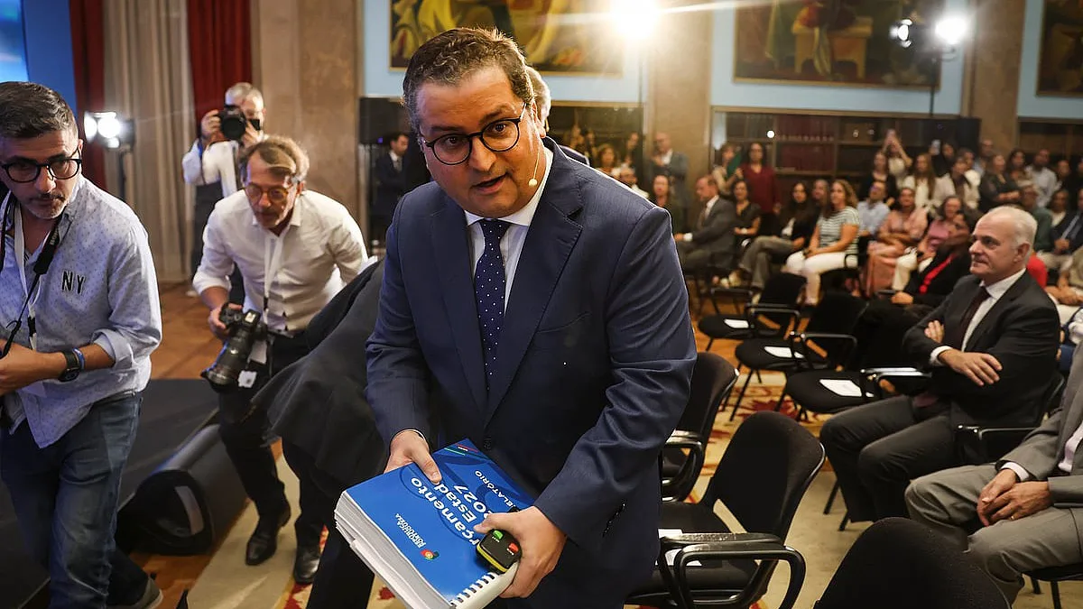 Finanças dizem que estão a preparar o país para o caso de uma "crise externa adversa"