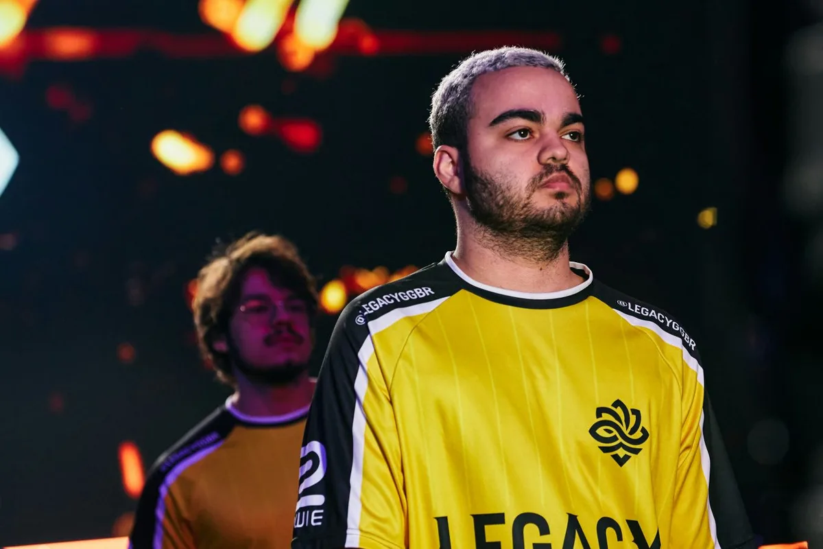 Legacy прошла в финал FISSURE Playground 3 по CS 2