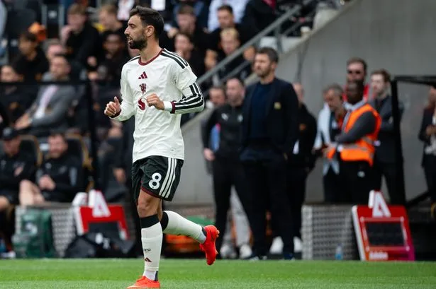 Michael Carrick hints at new role for Bruno Fernandes as Man Utd hold future talks