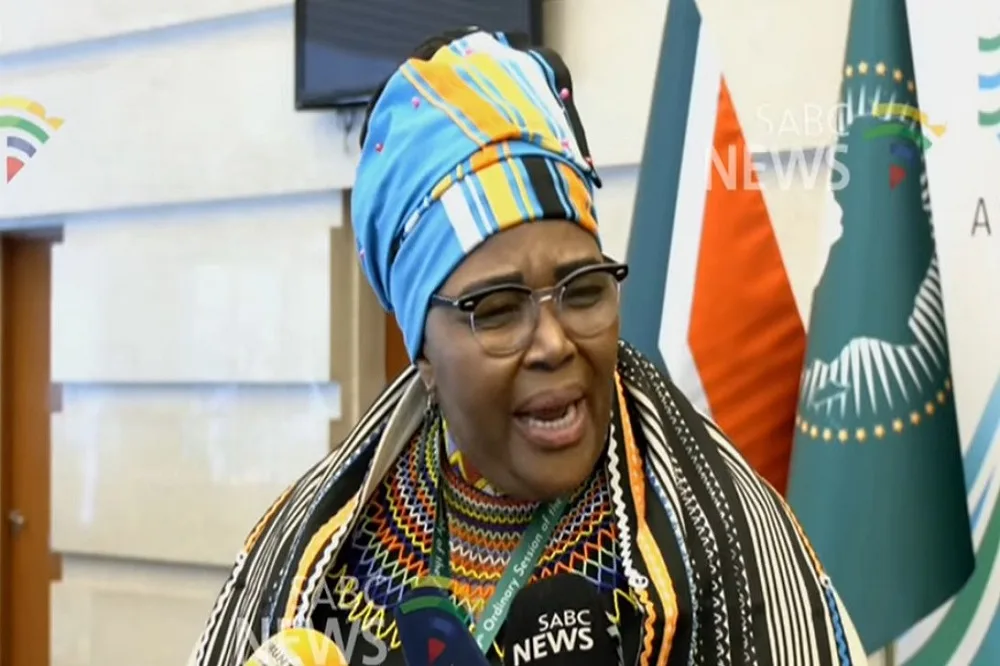 Majodina mum after hurling insults at a member of the public