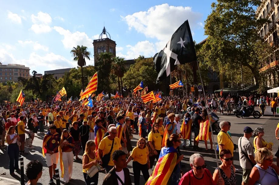 La Diada se mantiene bajo mínimos pese a un pequeño repunte de participación: 45.000 asistentes en Barcelona