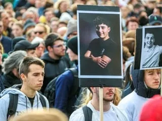 Mort de Thomas à Crépol : le parquet conteste la circonstance aggravante de racisme retenue par les juges d’instruction