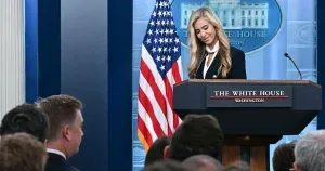 Trump despide a su secretaria de prensa porque el trabajo “no es para ella”
