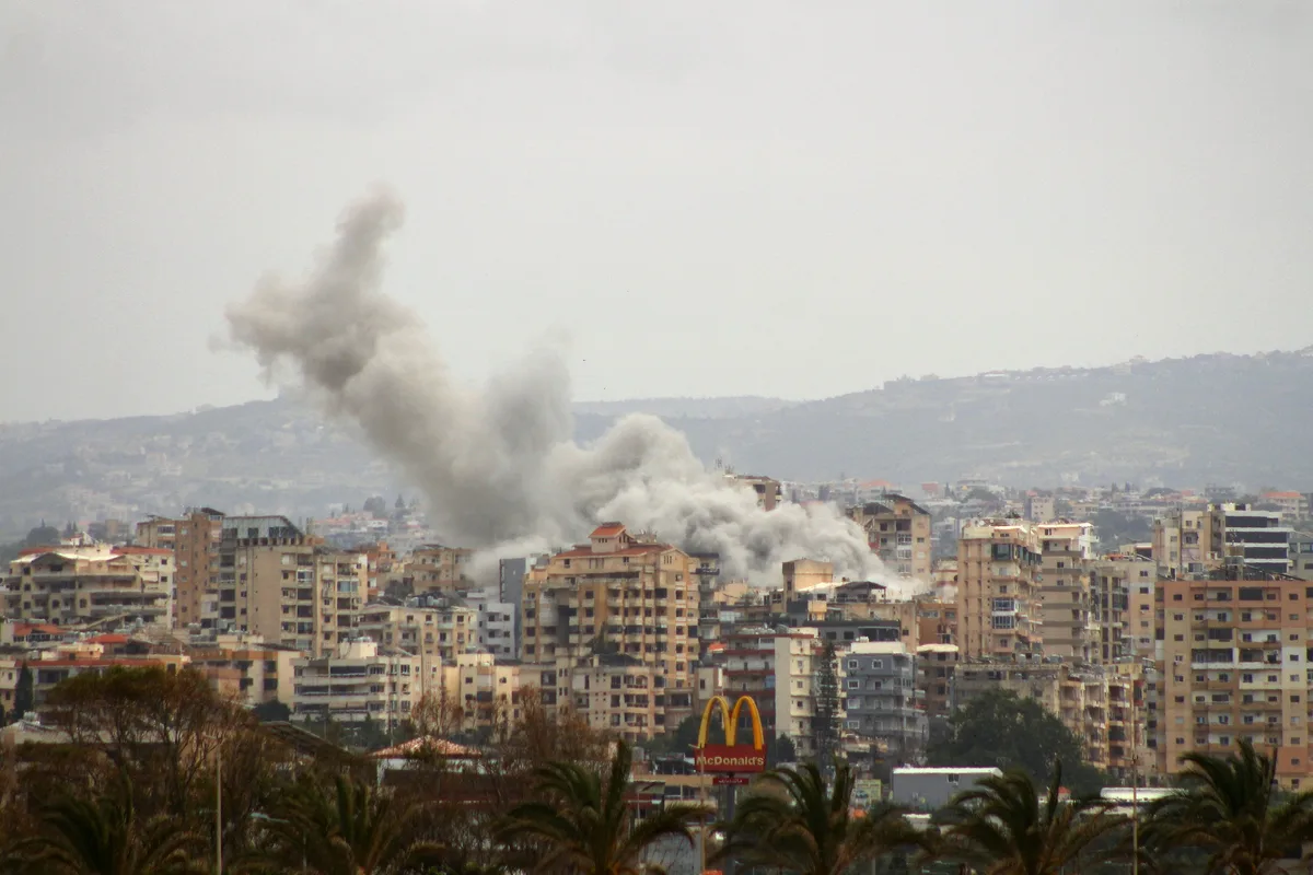 Israel acusa Hezbollah de romper cessar-fogo após ataque que deixou três soldados feridos
