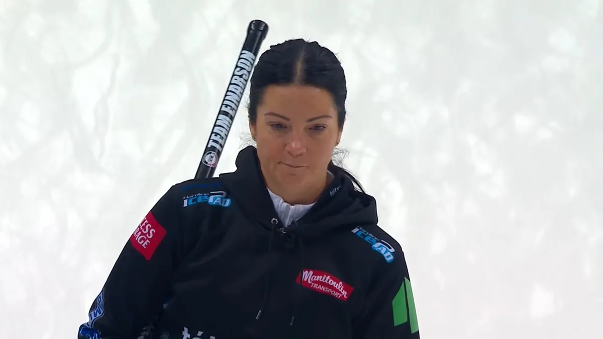 Einarson scores two with beautiful final shot in fourth end