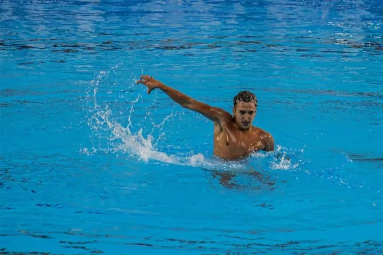 Hannah e Samuel ficam em 11º no Mundial Júnior de nado artístico