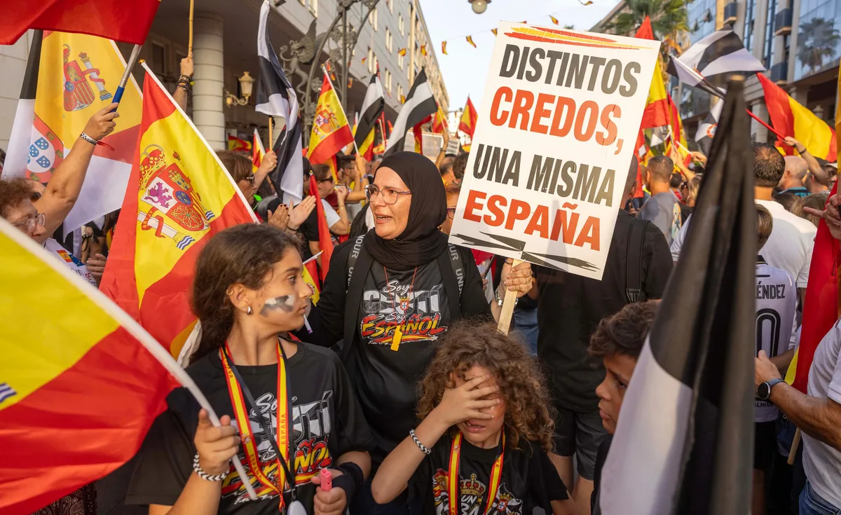 Ceuta se echa a la calle para exigir soluciones a la crisis migratoria