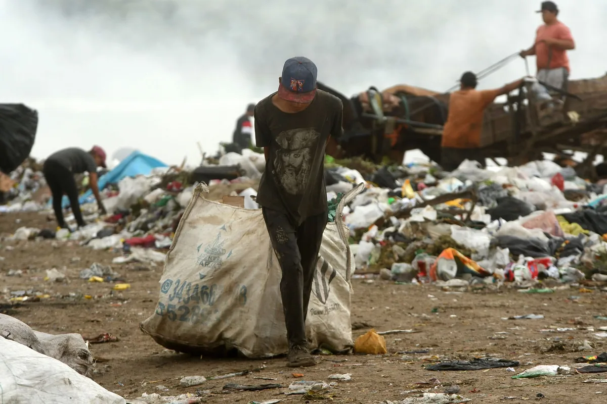 La pobreza habría vuelto a subir y calculan que sumó este año 1,7 millones de pobres en el país