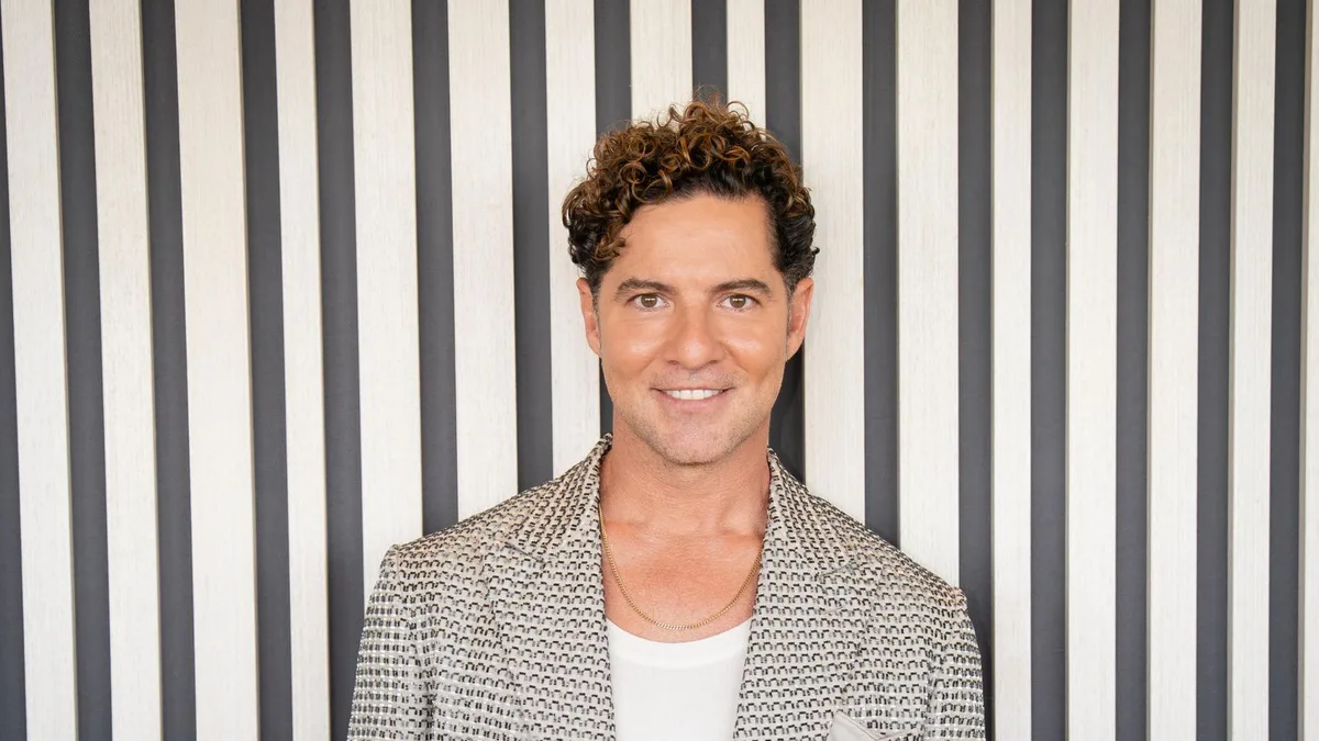 David Bisbal, 47 años: "De mi infancia recuerdo el arte que tenía mi madre para cocinar lentejas, berzas y guisos"