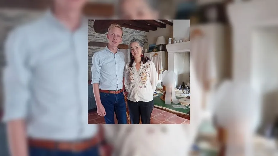 "C'est un peu comme une Palme d'or", se réjouit le fabricant de la mitre portée par le pape lors de sa visite à Paris